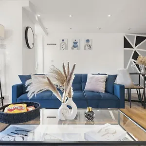 Apartment 2-bed Wembley - Free Street Parking - Work Ideal London
