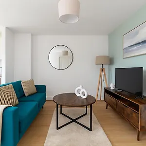 Apartment Modern Flat In Bromley By Bow *