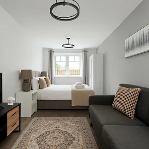 Apartment Bright Private - Peaceful Morden Location London