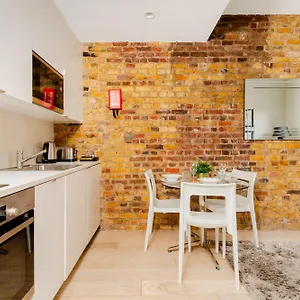 Stayinn Holborn * London
