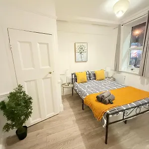Wandsworth Guest 64