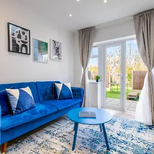 Parking, Yard, Bbq, Chic Near Wembley * Harrow