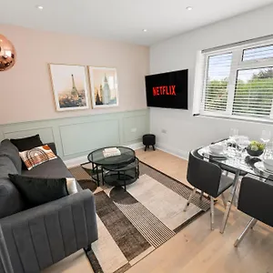 Relax In Style I Business & Leisure I Free Parking Apartment *
