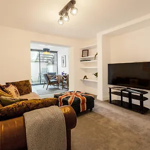 Apartment 1br Flat Near River Thames, 9min Hammersmith Tube London