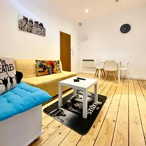 A Cosy One Double Bedroom Flat London