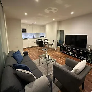 5 Min Walk To Oxford Street Apartment