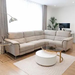 Luxury One Bedroom Near Canary Wharf With Gym