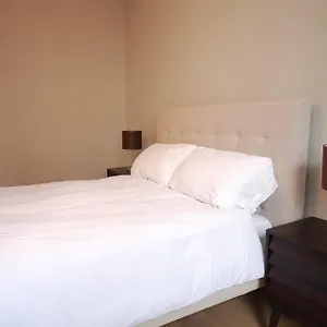 Whitehall Apartment *