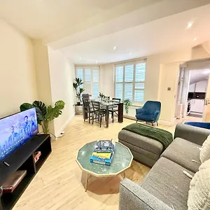 3 Bedroom With Private Terrace In Pimlico, Westminster, Victoria Апартаменты