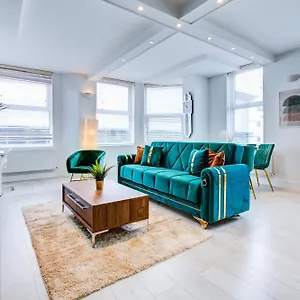 Apartman Stylish 1 Bed By Livra Estate Short Lets & Serviced With Free Parking *