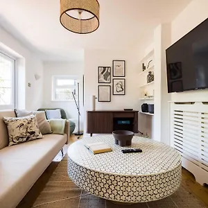 شقة The Fulham Bolthole - Beckoning 2bdr Flat With Garden