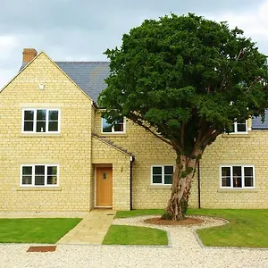 Guest house Coombe Sutton Green