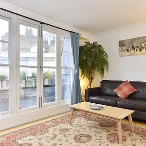 Charming Flat Near Earl's Court Station, 4 Guests Apartment *