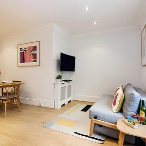 Apartment The Talbot Road Gem London