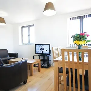Crompton House Apartment Edgware