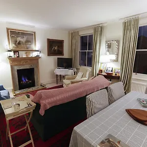 Attractive Chelsea For Four Apartment London