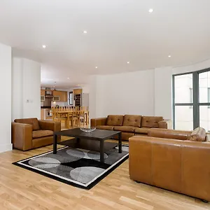 Spacious Flat With A Great View Of The Shard Apartment London