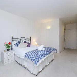 Apartment Point West 2 Bed Duplex London