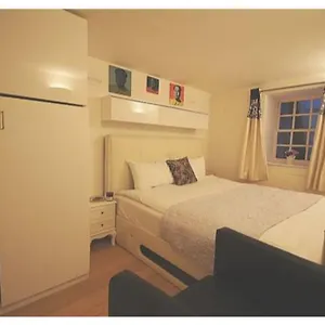 Piccadilly Circus Apartment *