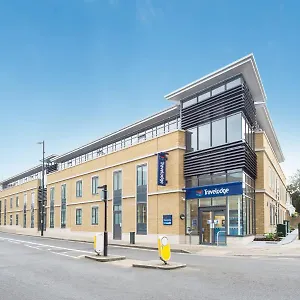 Travelodge London Richmond 3*