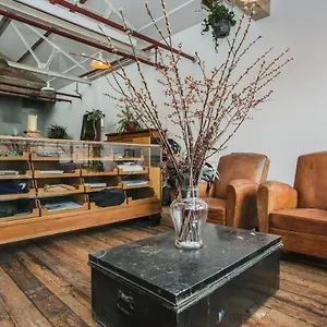 1000+ Square Foot Loft In Former Factory * London