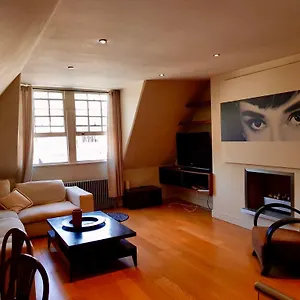 Apartment Pont Street *
