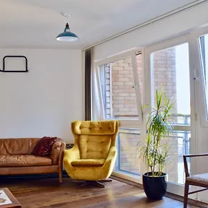 Modern Studio In Hackney London