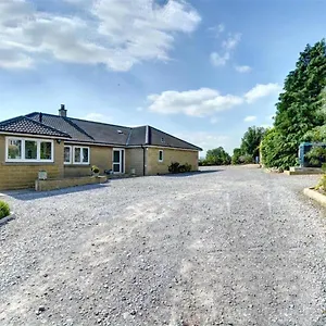 Plush Holiday In Harmby Yorkshire With Garden Holiday home *