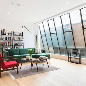 Apartment 3 Bedroom Warehouse Style In Balham London