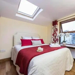 Casablanca Bed & Breakfast London