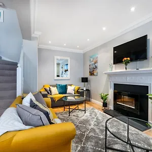 Apartment Victoria Mews House - By Sojourn