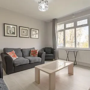 Modern 2 Bedroom In Morden * London