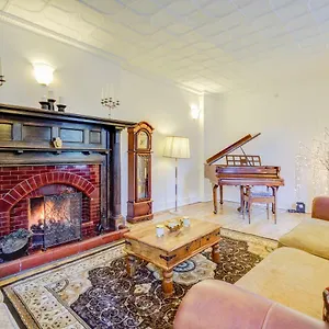 The Bower's House Kew London 3* Brentford