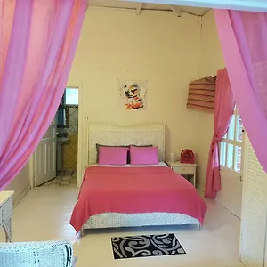Rosa Lodge