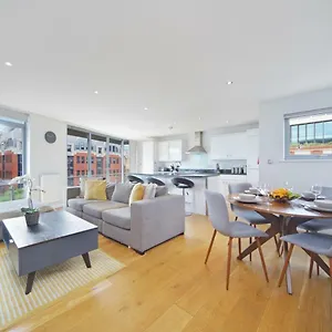 2 Bed Executive Penthouse Near Liverpool Street Free Wifi By Aparts *