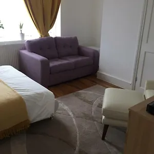 Station Five Bedroom Self Contained House Guest house