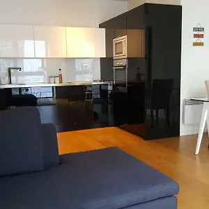 America House Лондон