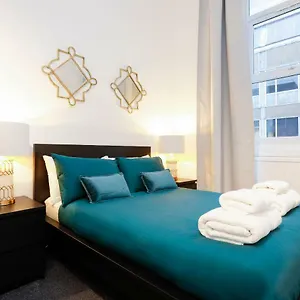 Central Apt In Warren Street