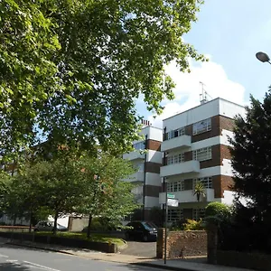 Apartment 2 Bed In Viceroy Central Surbiton Incl Free Parking Kingston upon Thames (Greater London)