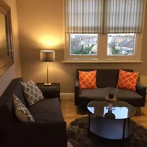 Stunning 2 Bed Flat Shepherds Bush London