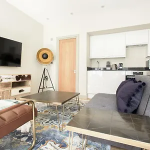 The Mayfair Parade - Trendy 1bdr Apartment *