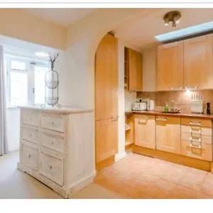 The Pink House Apartment