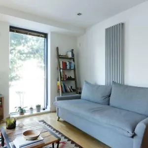 Apartment Peaceful Modern 2 Bedroom Flat With Water Views *