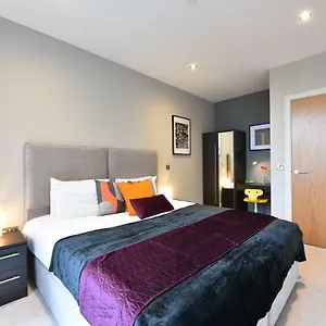 Emerald House East Apartment *