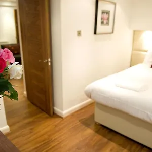 Hotel Mayfair Court Service