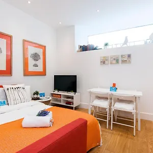 Apartment The North End Road London
