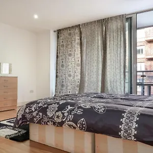 Latitude Court Homestay *