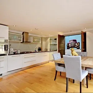 Dockside Holiday home *