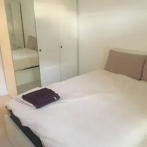 Bright & Modern 1 Bedroom Flat In Shepherds Bush * London