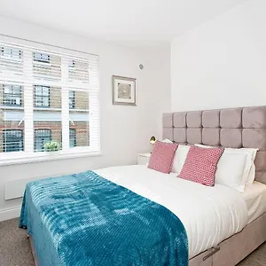 F4 Greek Street By Living * London